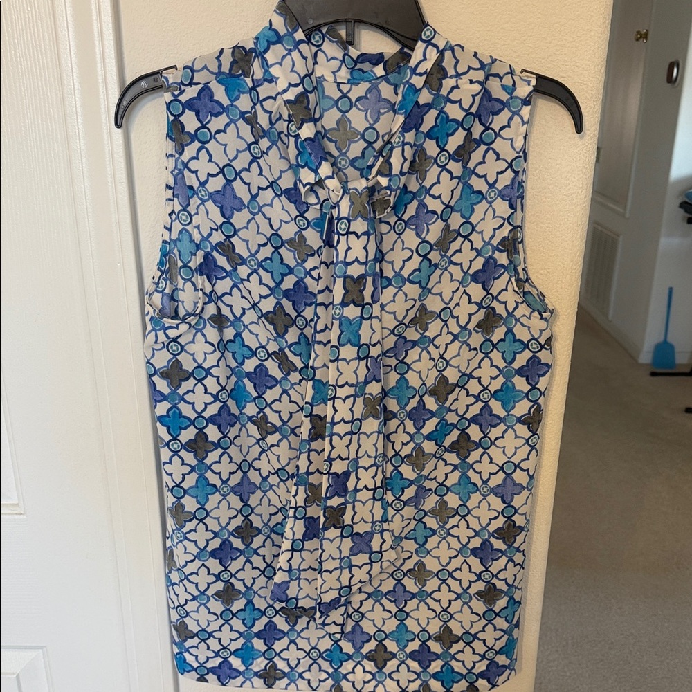 Lands' End Blue and White Geometric Sleeveless Top